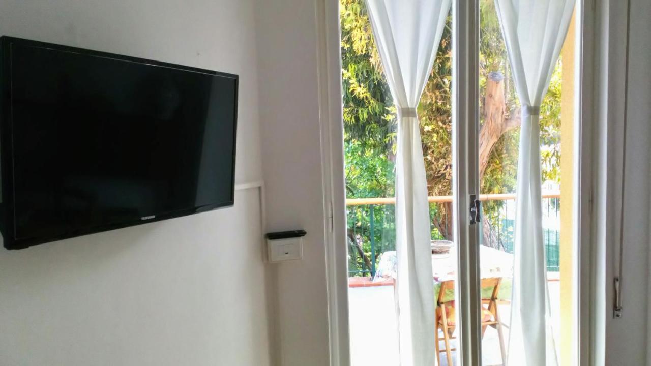 شقة Casa Di Claude Con Posto Auto فينالي ليغوري المظهر الخارجي الصورة