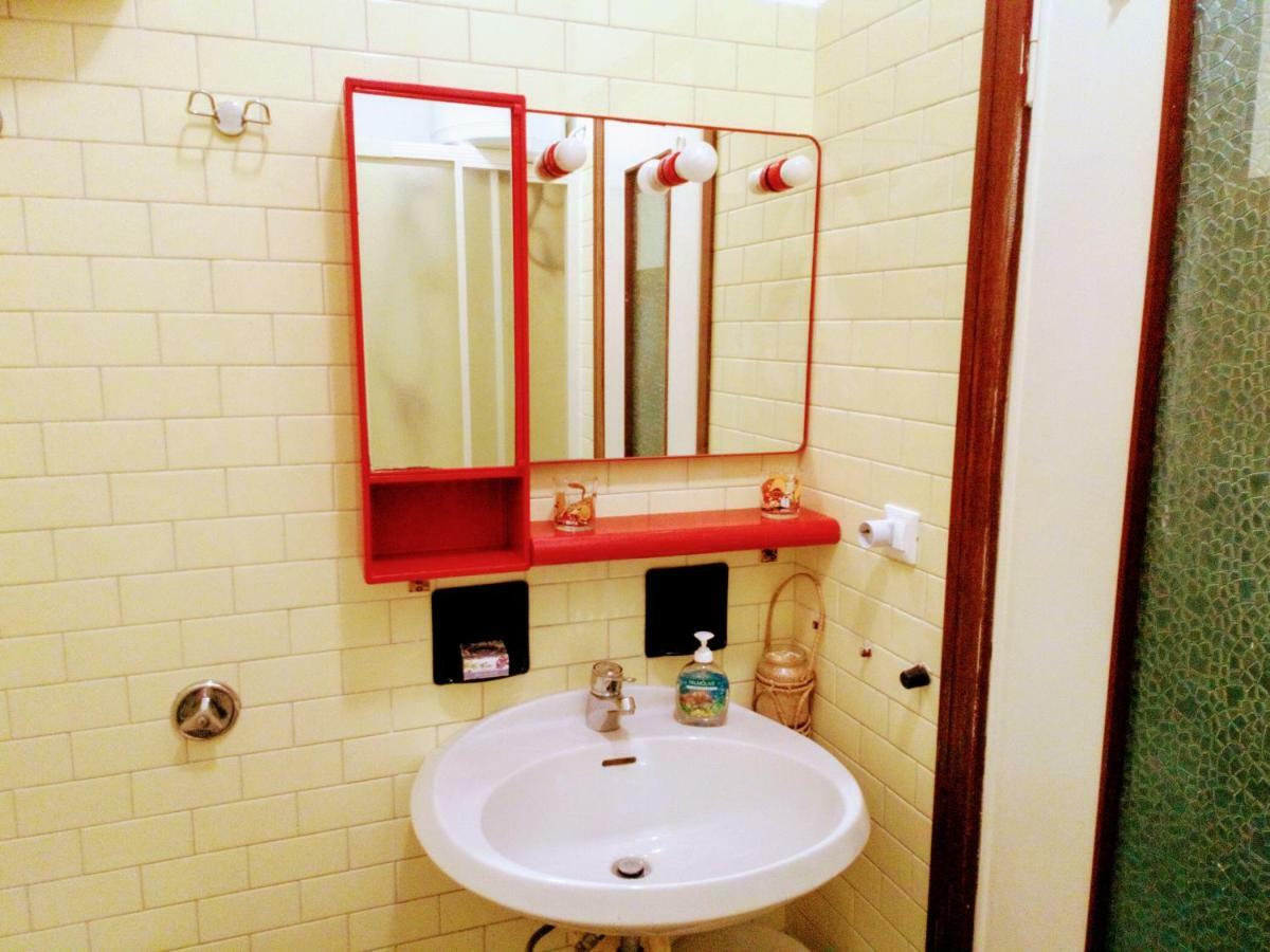 شقة Casa Di Claude Con Posto Auto فينالي ليغوري المظهر الخارجي الصورة