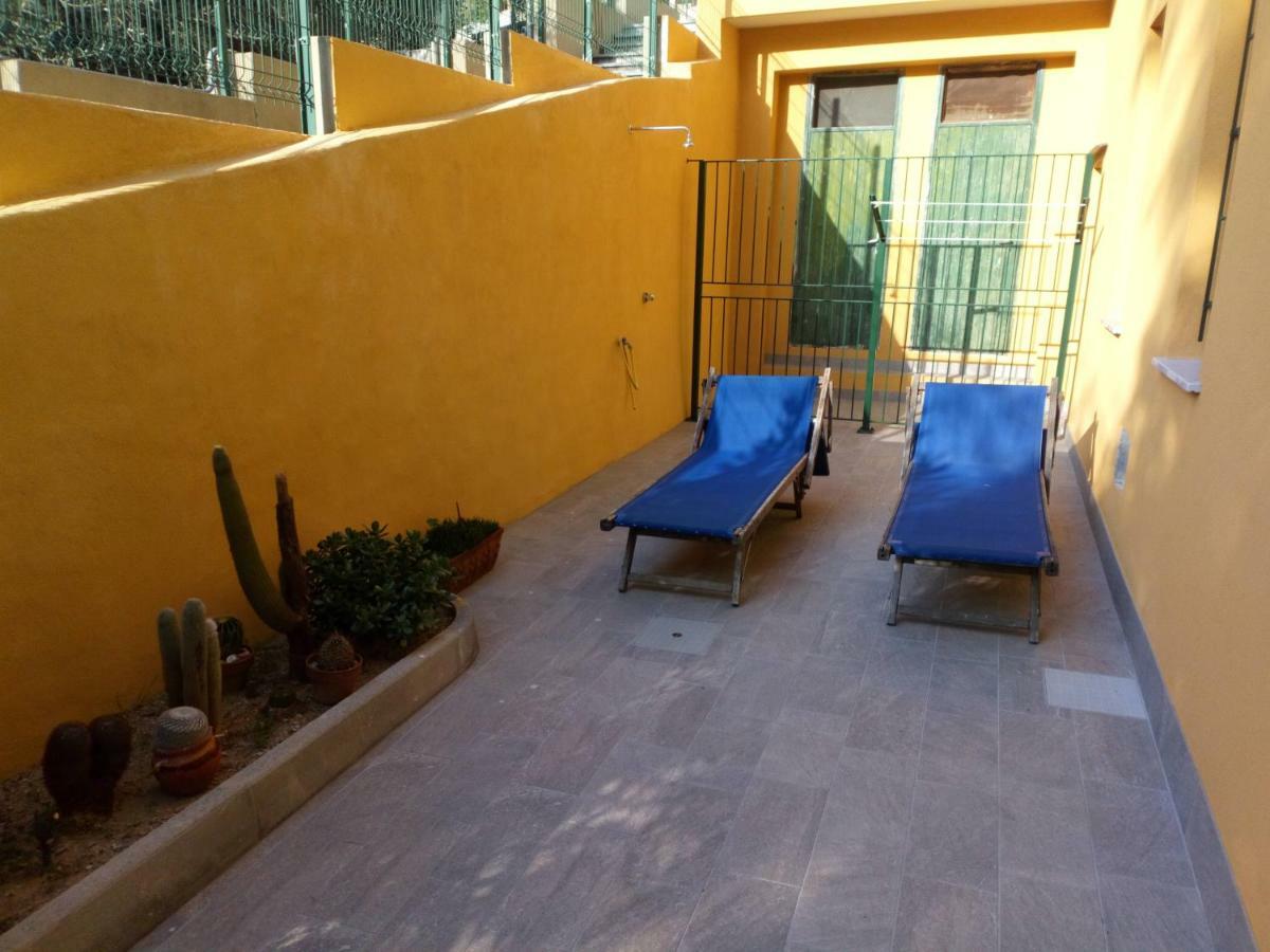 شقة Casa Di Claude Con Posto Auto فينالي ليغوري المظهر الخارجي الصورة