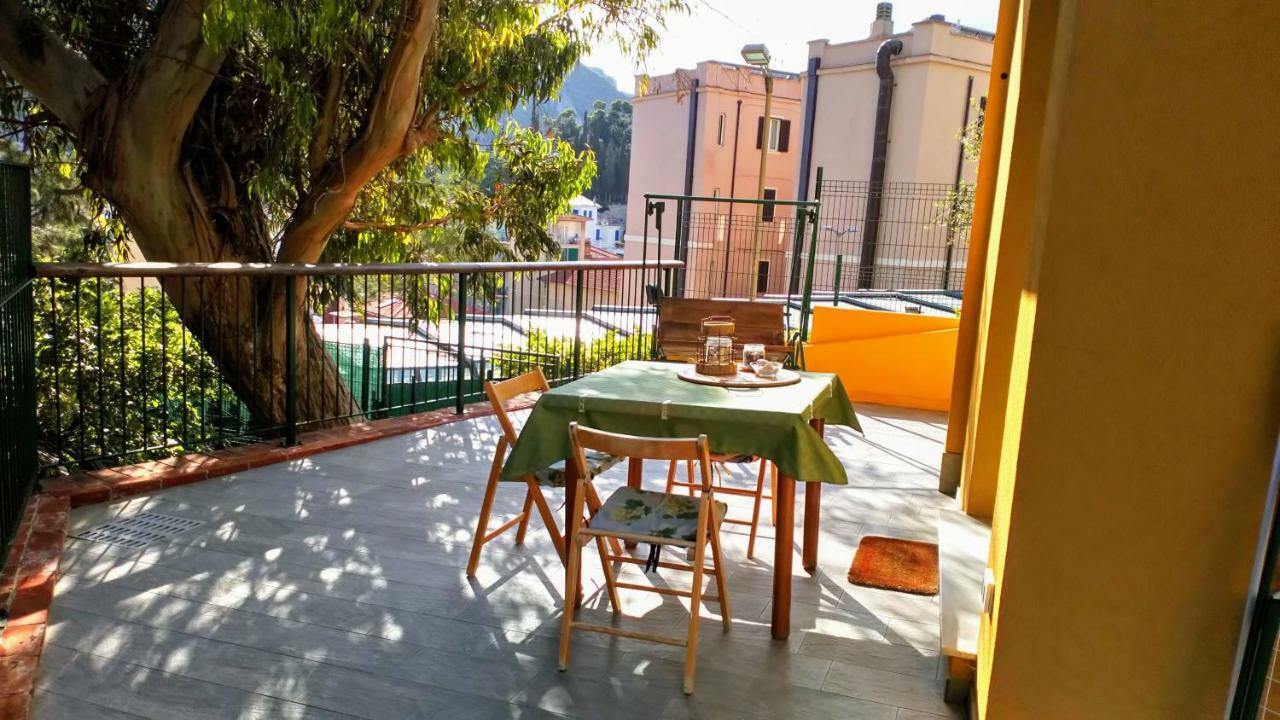 شقة Casa Di Claude Con Posto Auto فينالي ليغوري المظهر الخارجي الصورة
