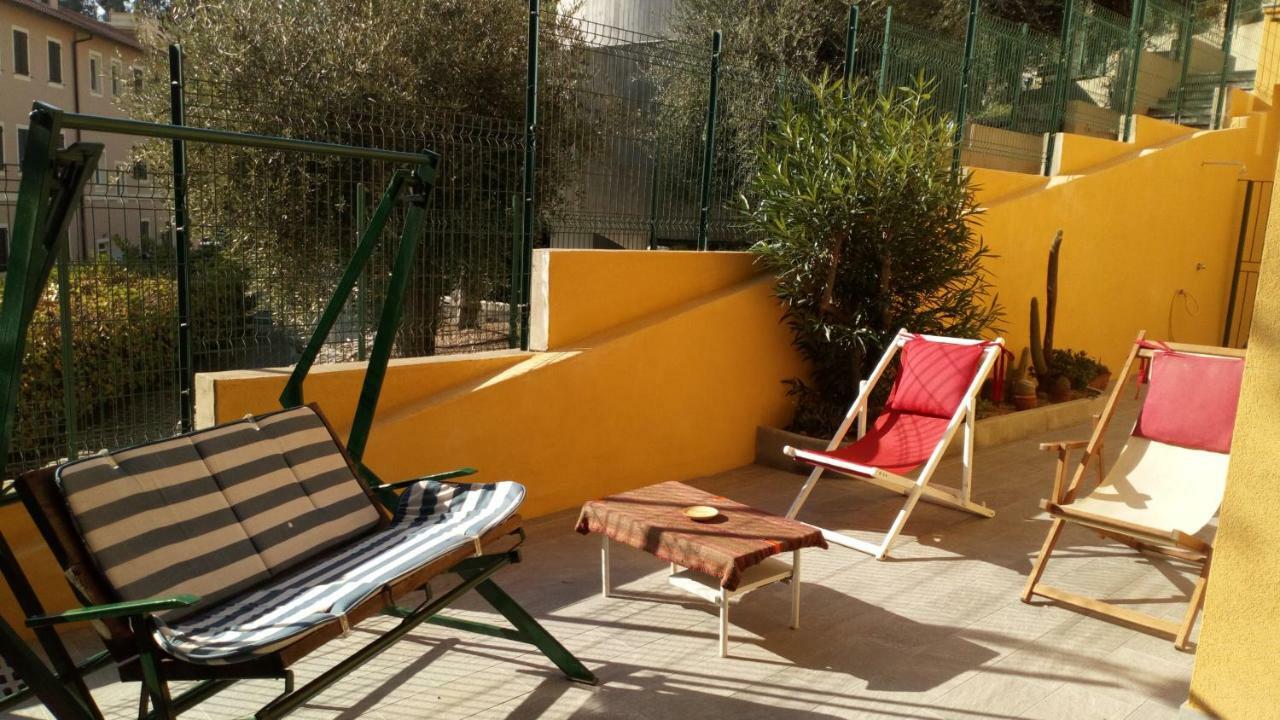 شقة Casa Di Claude Con Posto Auto فينالي ليغوري المظهر الخارجي الصورة